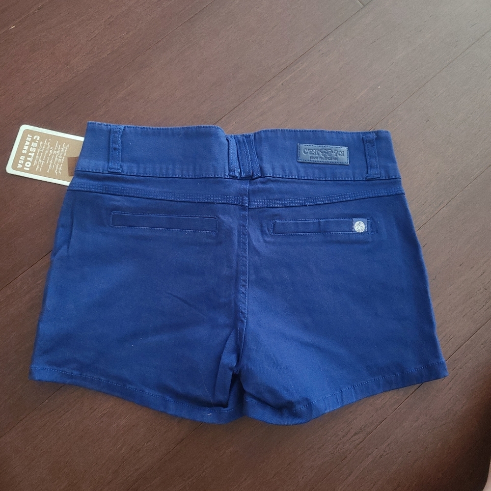 Shorts - Picture 2 of 5